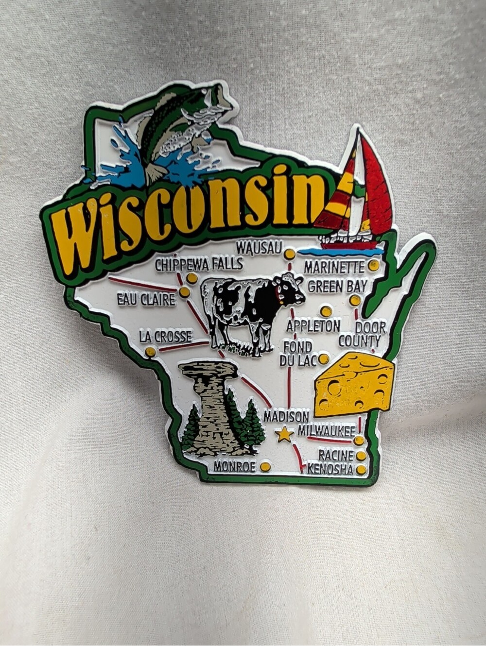 WISCONSIN STATE MAP AND LANDMARKS COLLAGE FRIDGE COLLECTIBLE SOUVENIR MAGNET